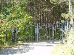 Durable welded steel gate