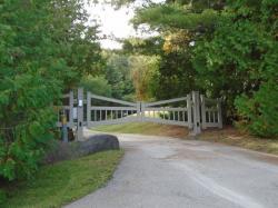 Automatic gray gate with complete gate control remotely