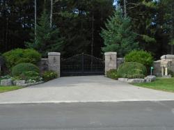 Stylish Black Gate with Gold Tipped Finish